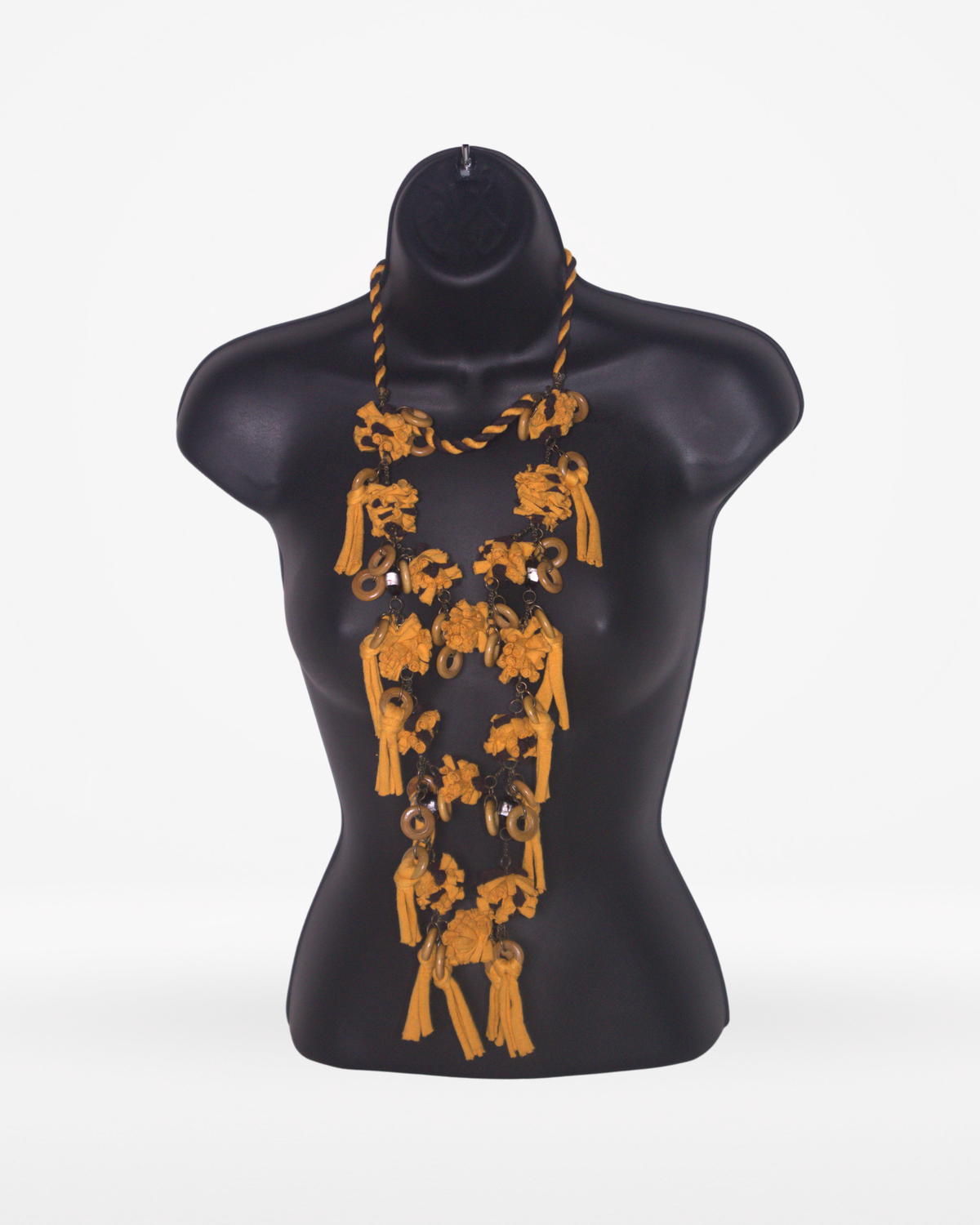 Collar de trapillo 1