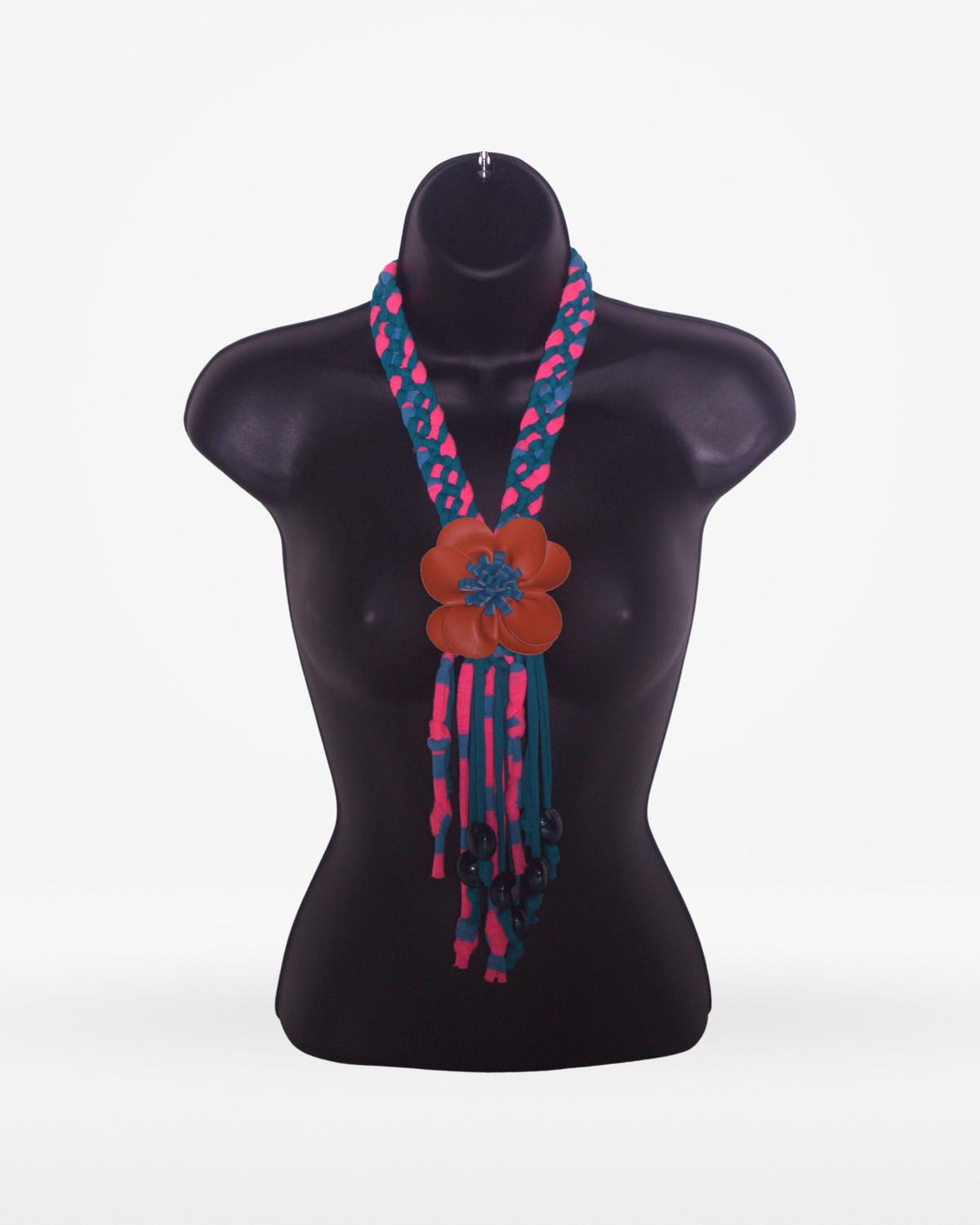 Collar de trapillo 5