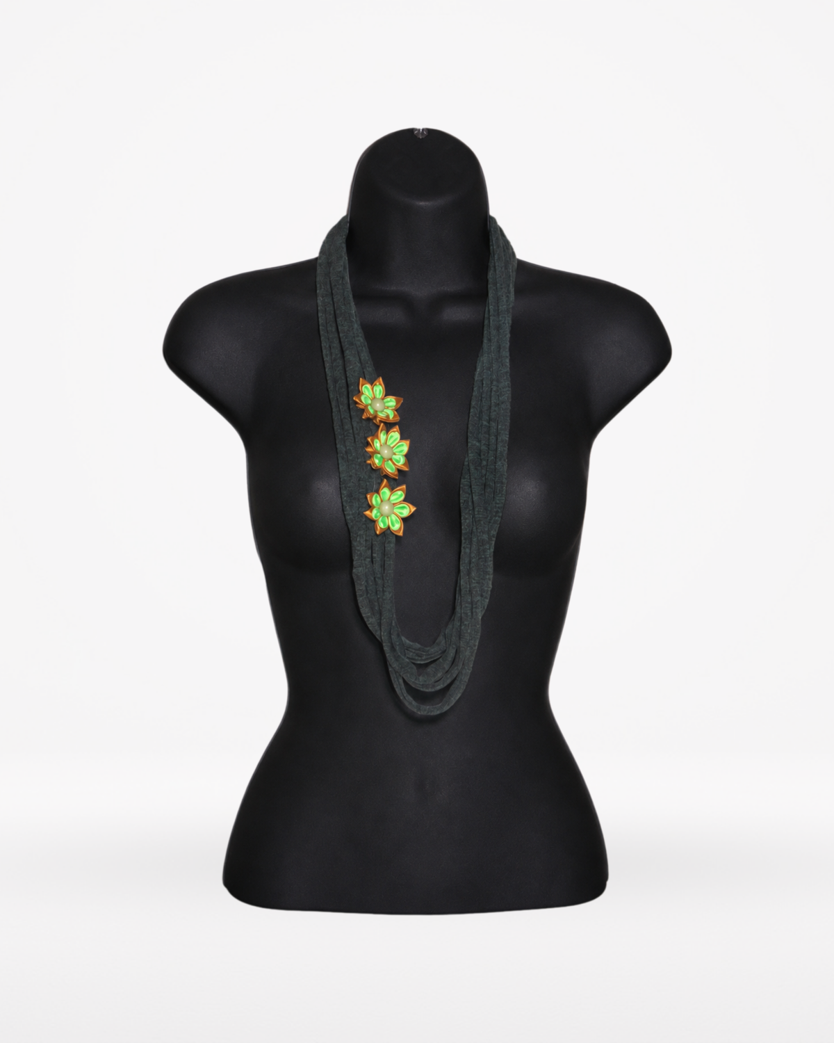 Collar de trapillo 12