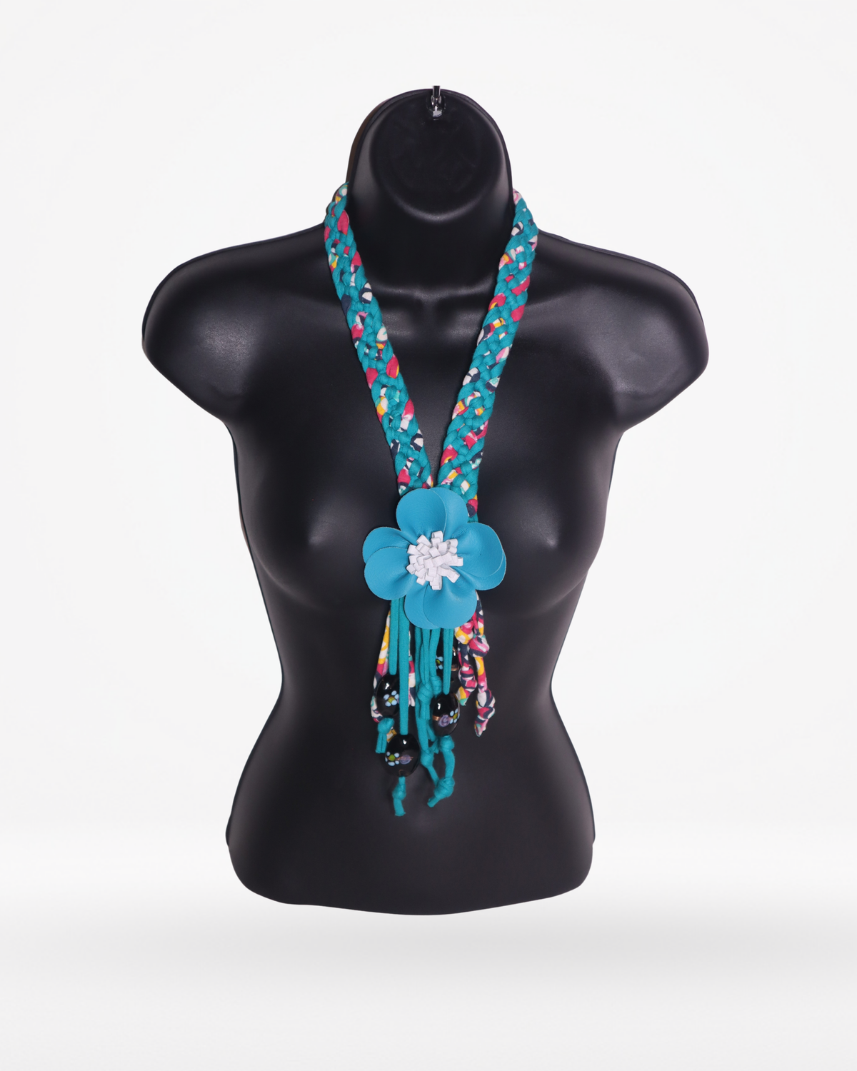 Collar de trapillo 3