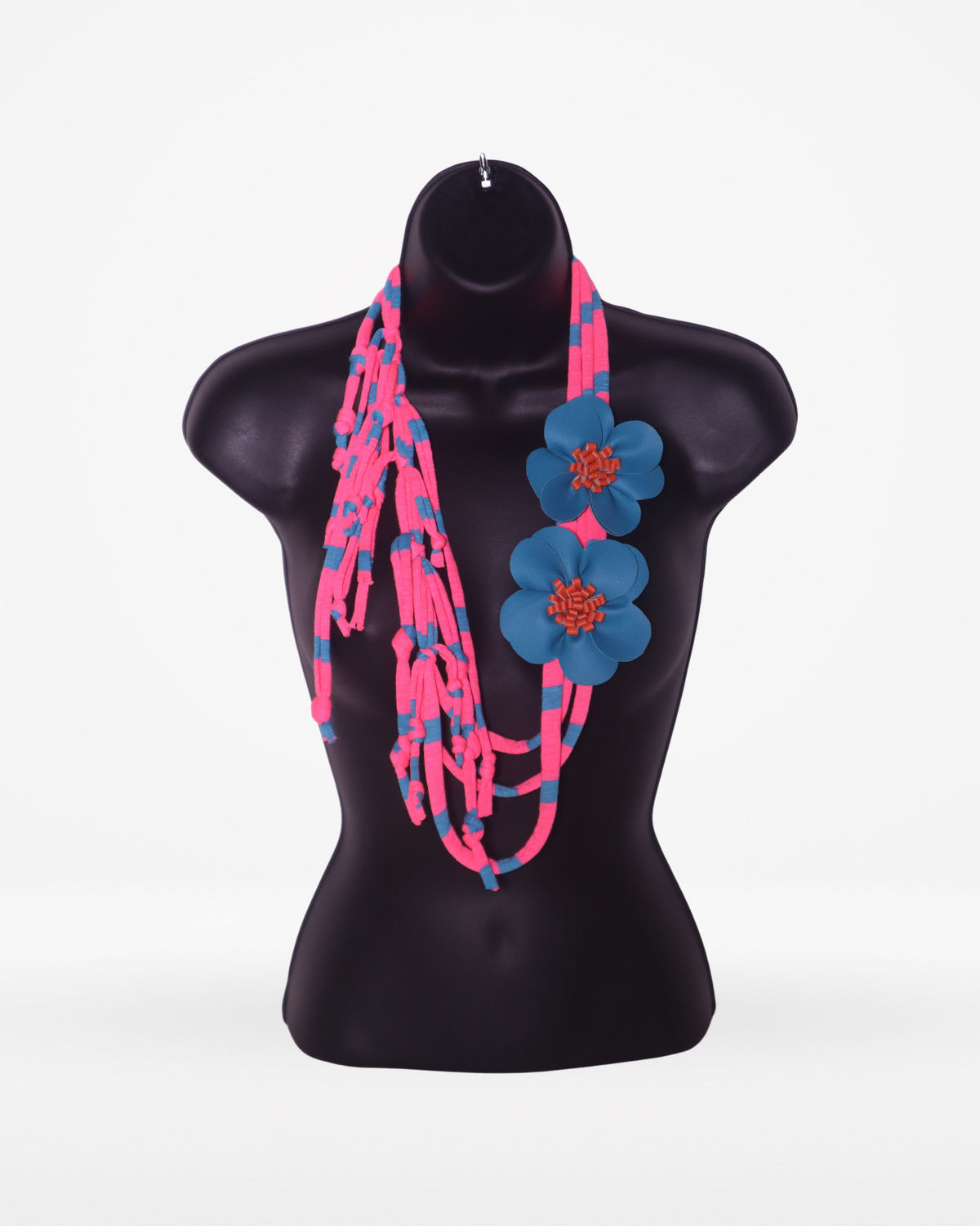 Collar de trapillo 13